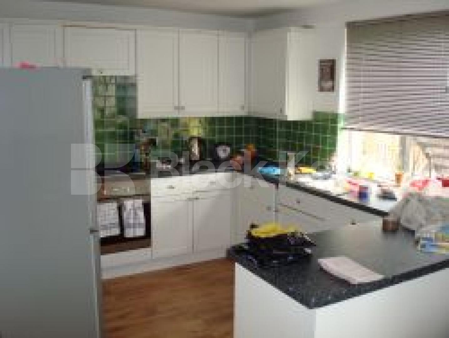 			3 Bedroom, 1 bath, 1 reception Flat			 Fitzjohns Avenue, HAMPSTEAD NW3